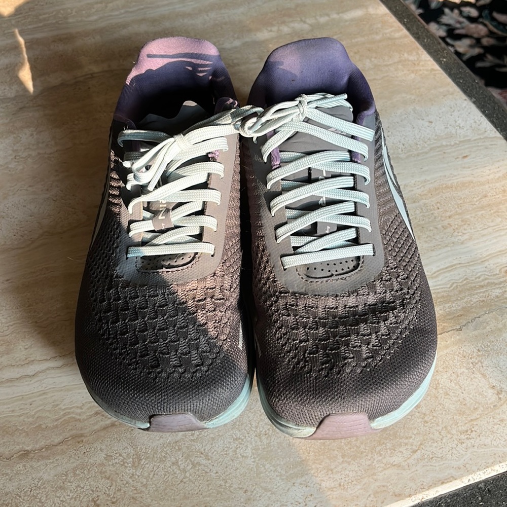 Altra Lightweight Tennis Shoe